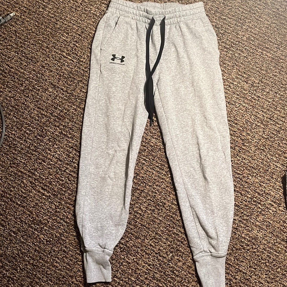 Under armour sweats size small